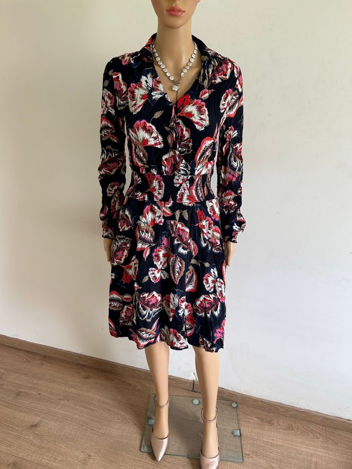 Robe bleue marine et fleurie Morgan taille 36 jamais portée - photo numéro 3