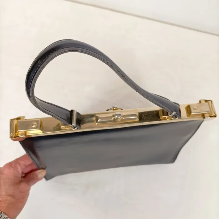 Sac à main vintage noir rigide style croco avec cadre doré - chic rétro S006 - photo numéro 5