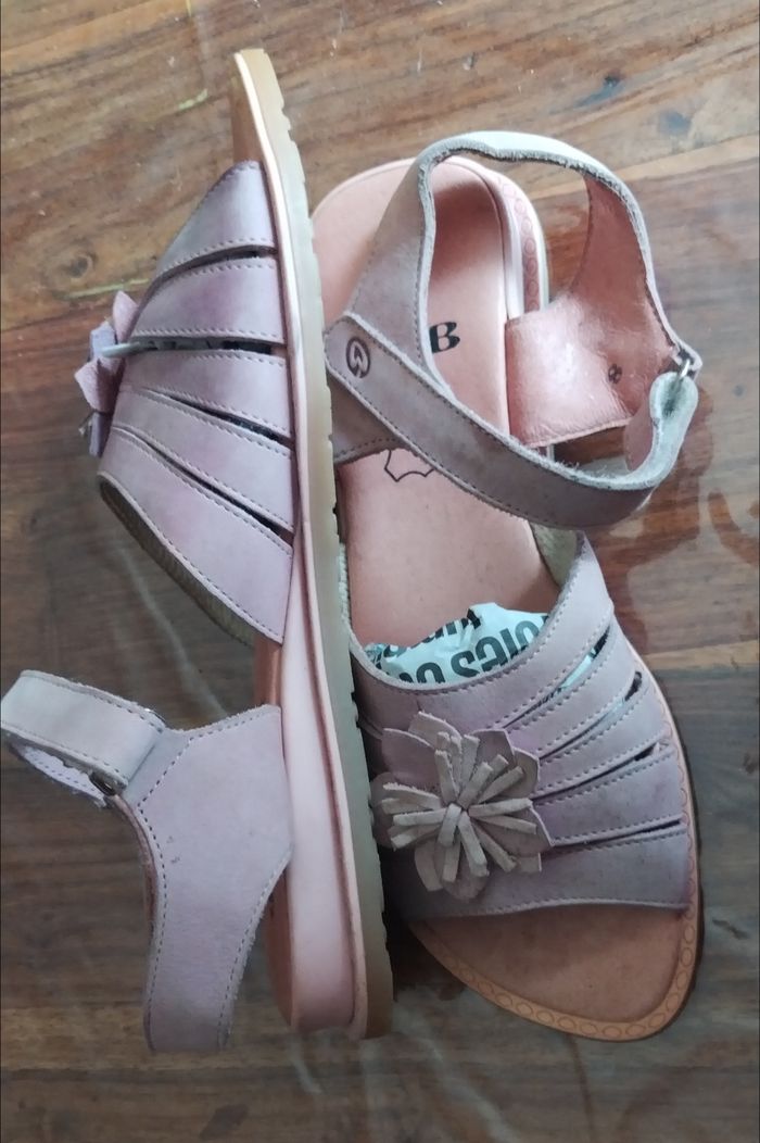Paire de nu-pieds taille 38 - photo numéro 6