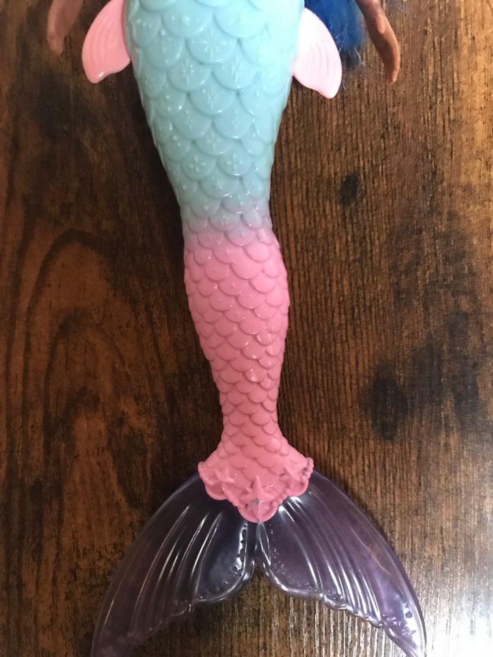 Barbie sirène métisse Mattel 2021 - photo numéro 4