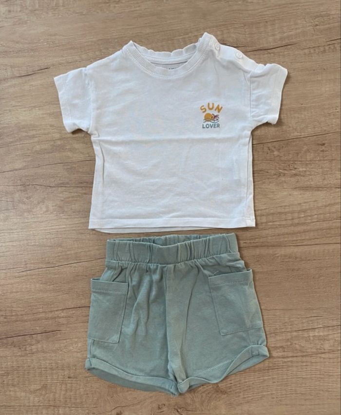 Ensemble tee-shirts et short