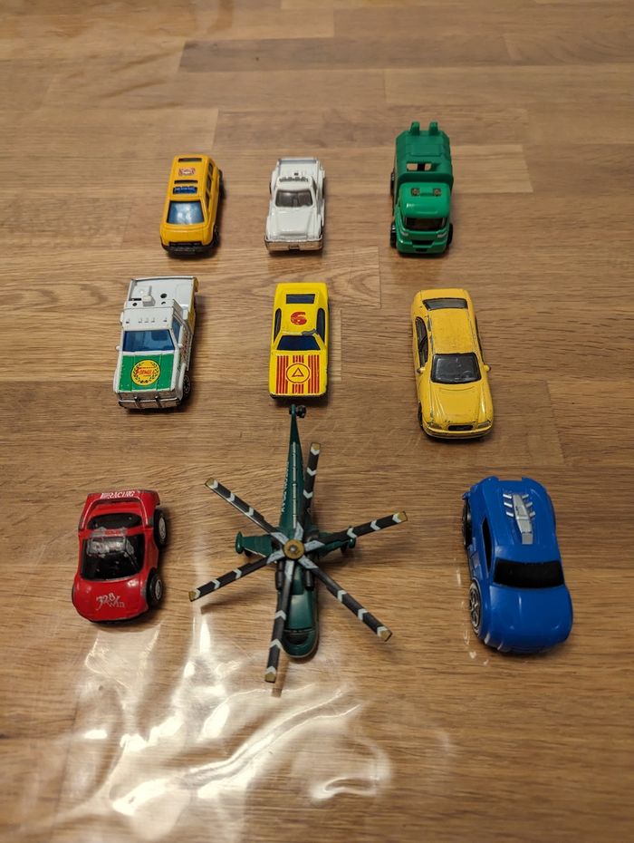 Lot 52 de 9 petites voitures - photo numéro 5