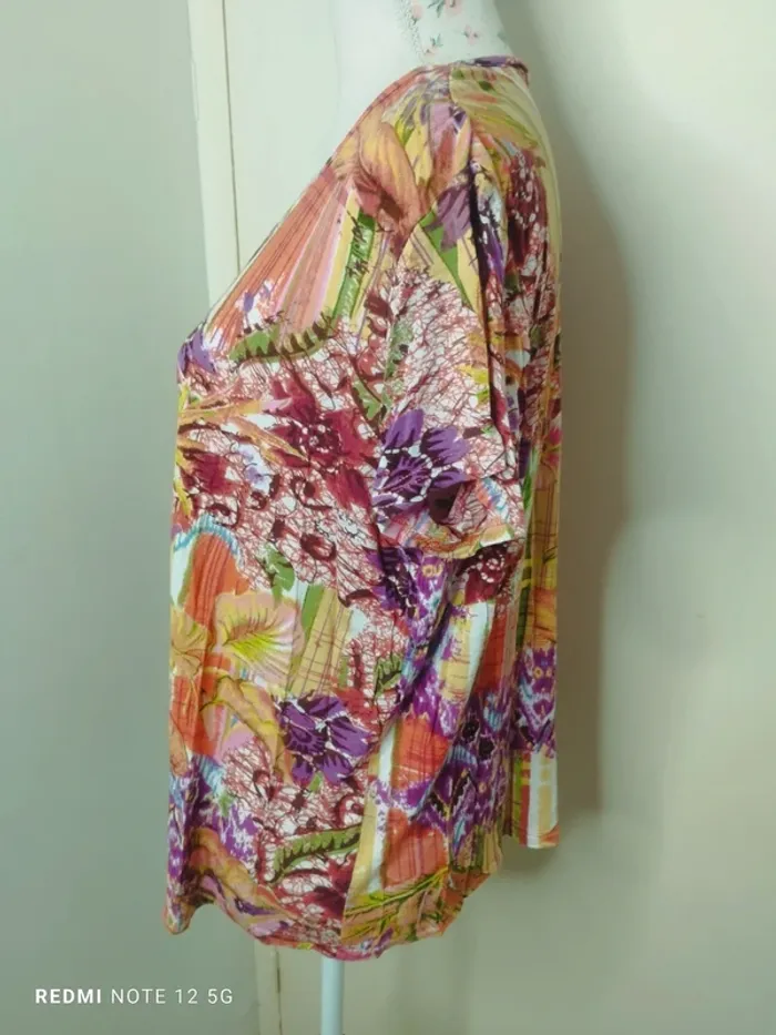 Jolie blouse fleuries taille XXL - photo numéro 2