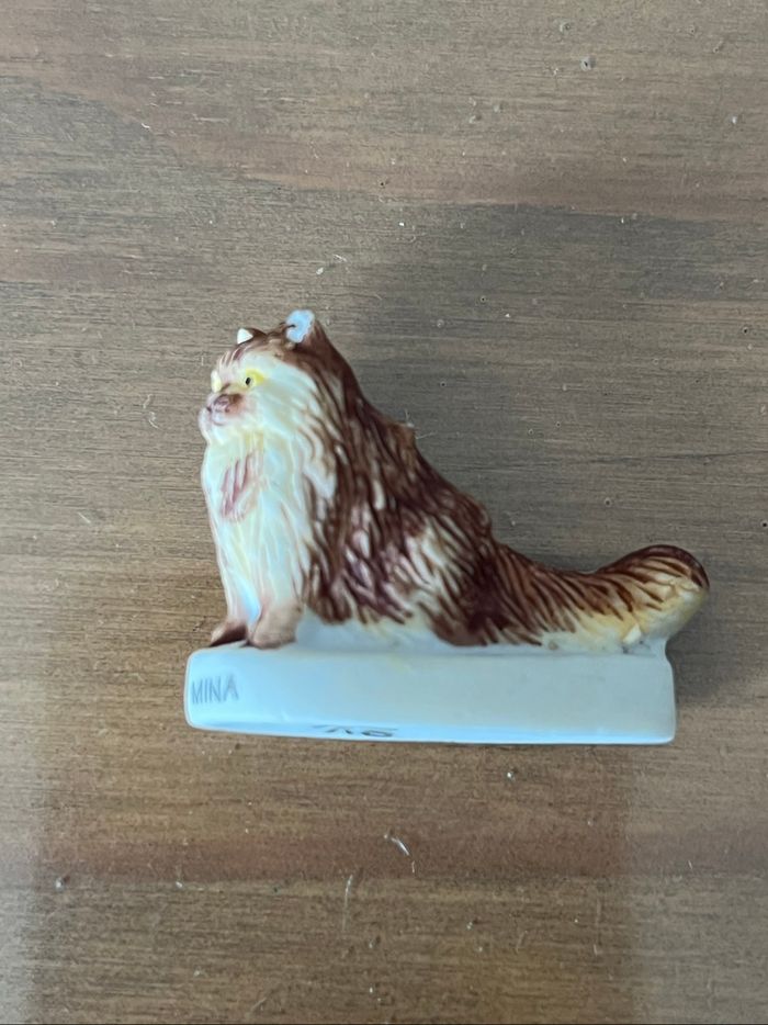 Fève chat marron Mina Alcara