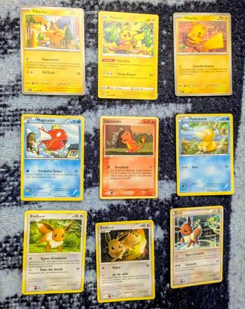 Lot 9 cartes Pokémon françaises – Pikachu, Évoli, Salamèche – très bon états