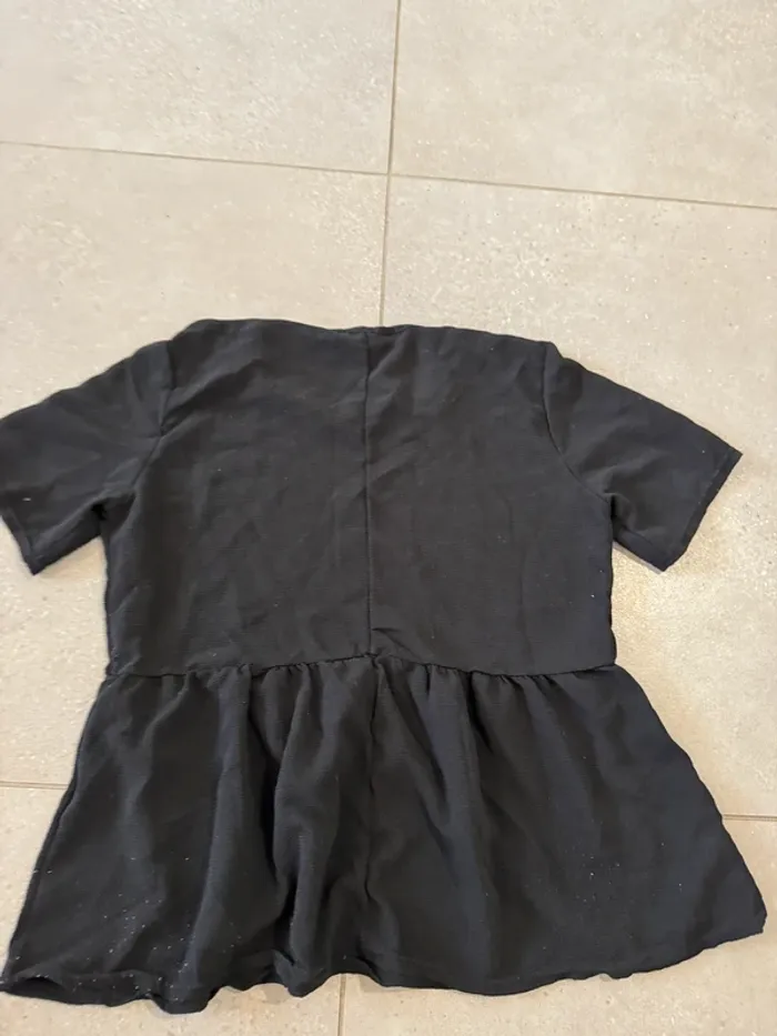 Haut noir Newco, taille M, très bon état - photo numéro 4