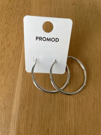 Créoles neuves marque Promod