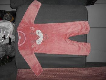 Ensemble, taille: 12/18 mois à 0,50 EURO