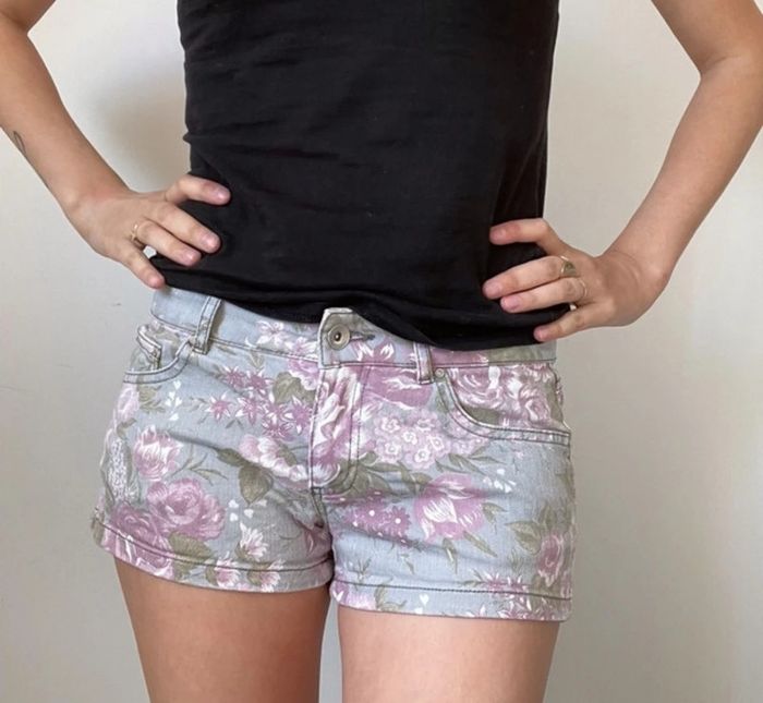 Short à fleurs