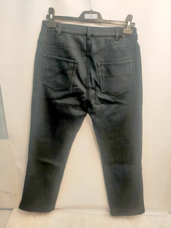 Jean's bleu marine Damart taille 42 en très bon état - photo numéro 4