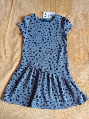 Robe manches courtes léopard Kiabi (5 ans)