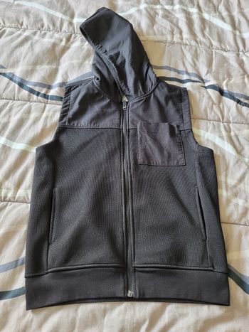 veste sans manche zara 8ans (5e)