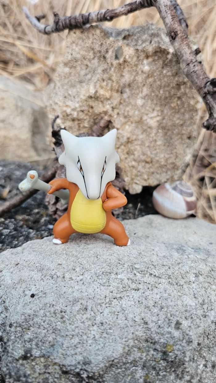 Super figurine Pokemon Nintendo ossatueur