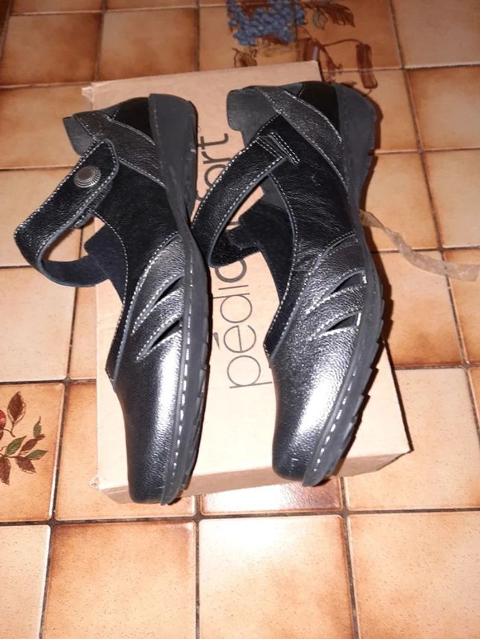 Salomés cuir bicolore – pointure 37 – largeur 4 – Pédiconfort - photo numéro 2