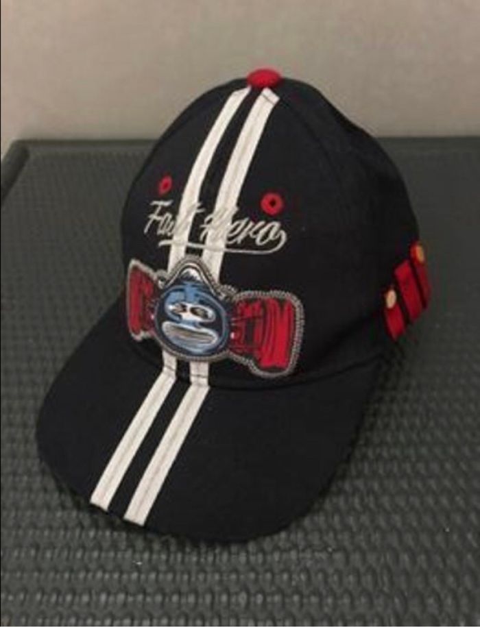 garçon casquette 2-3 ans 50 cm excellent état bleu rouge voiture