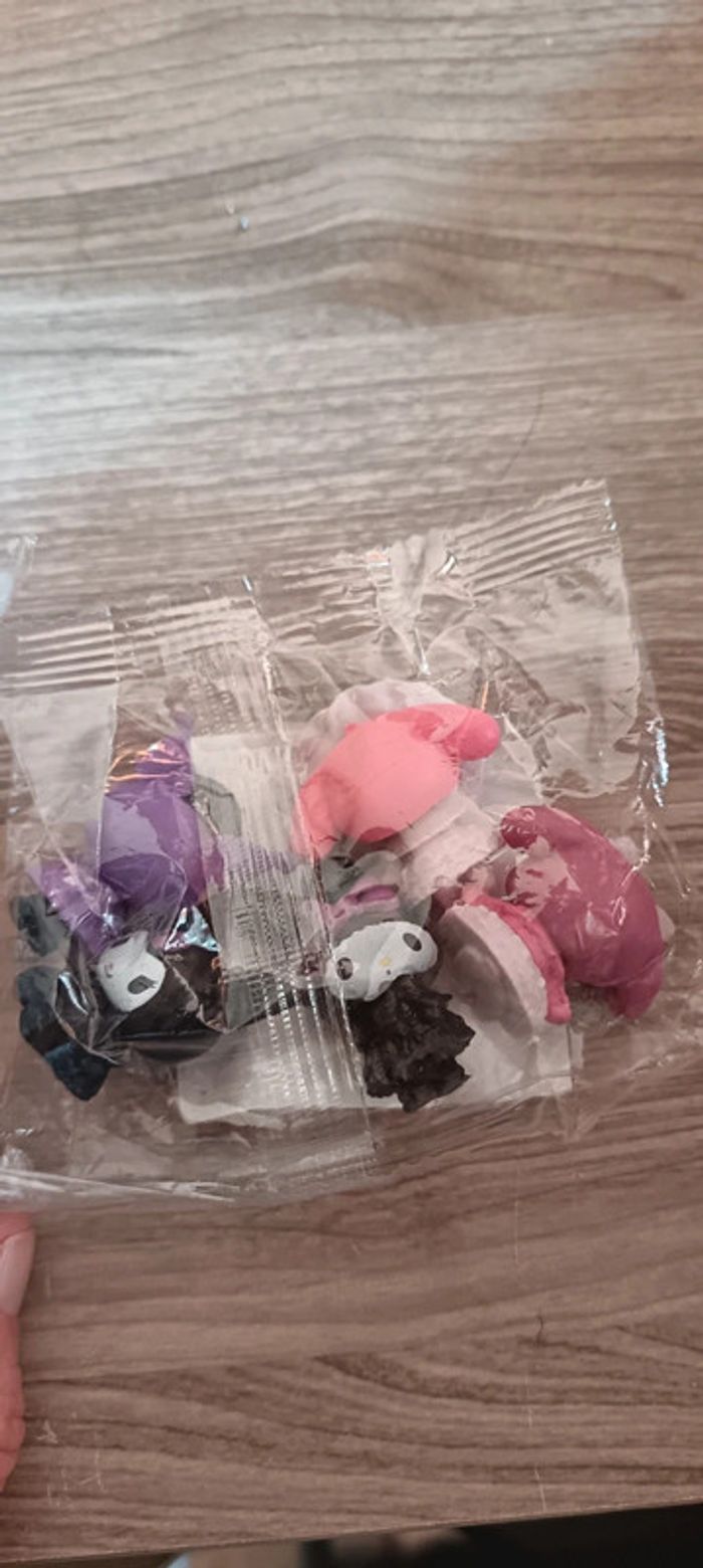 Lot de figurines kuromi - photo numéro 3