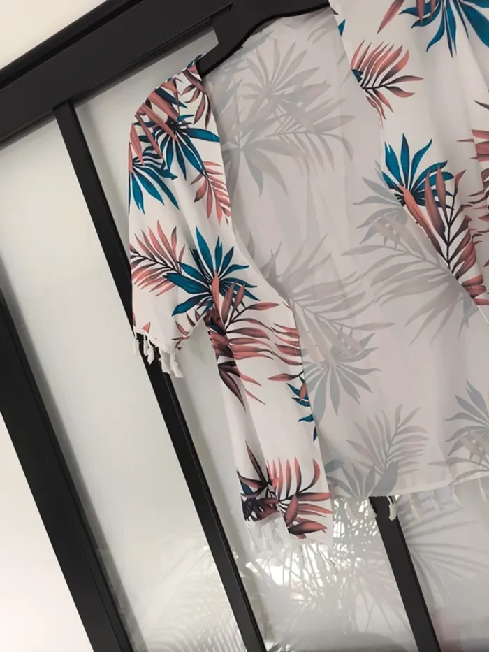 Blouse ouverte - photo numéro 2