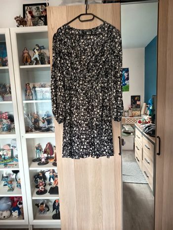 Robe noir fleuri blanche Neuf shein - Taille L 40-42