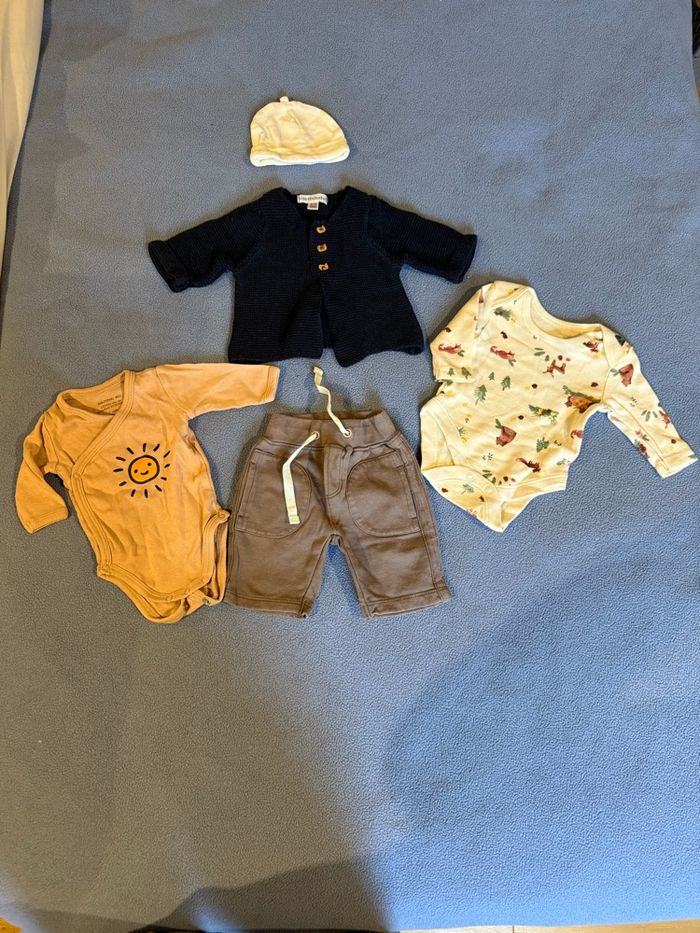 Lot vêtements bébé Naissance