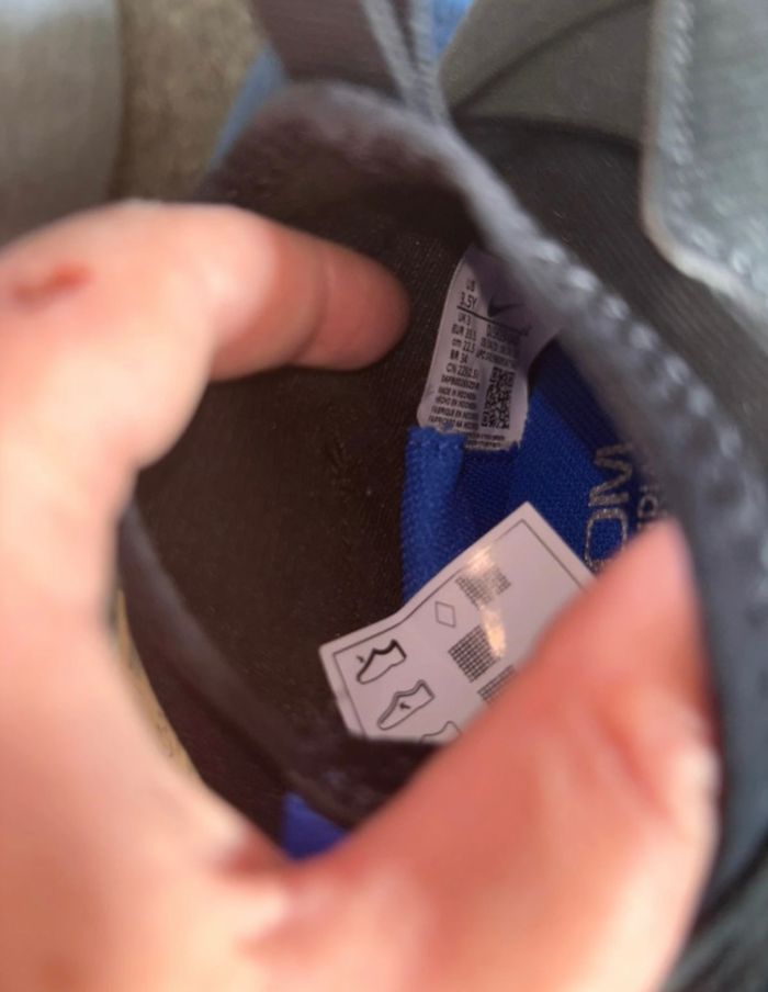 Baskets Foot Nike P.35,5 Neuves - photo numéro 7