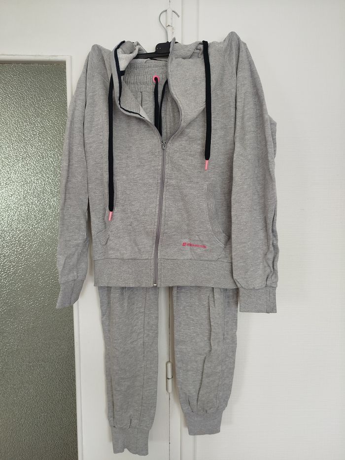 Ensemble jogging taille s