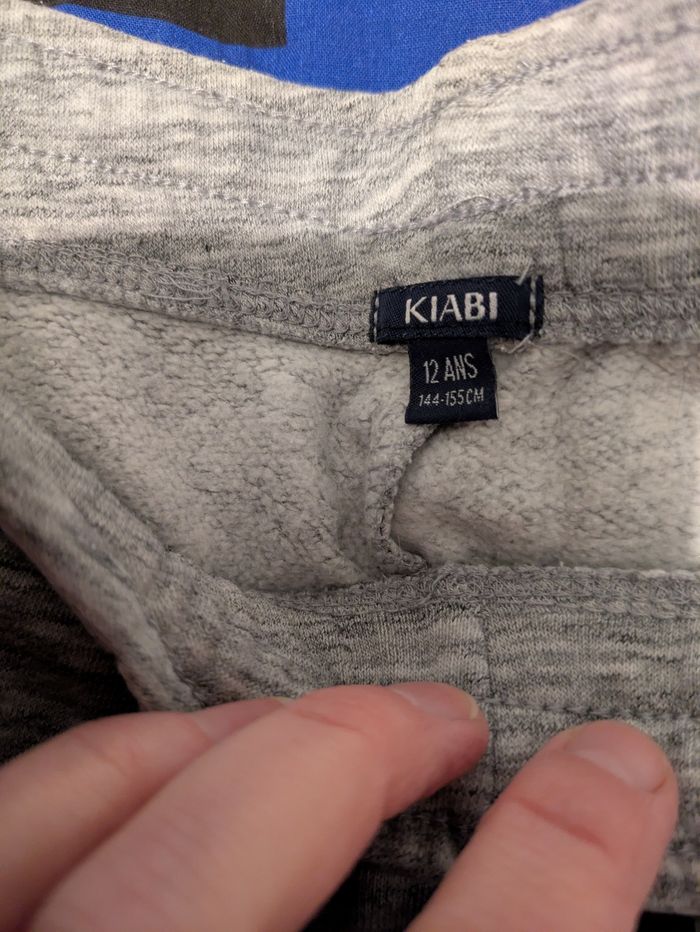 4  pantalons garçons 12ans - photo numéro 2