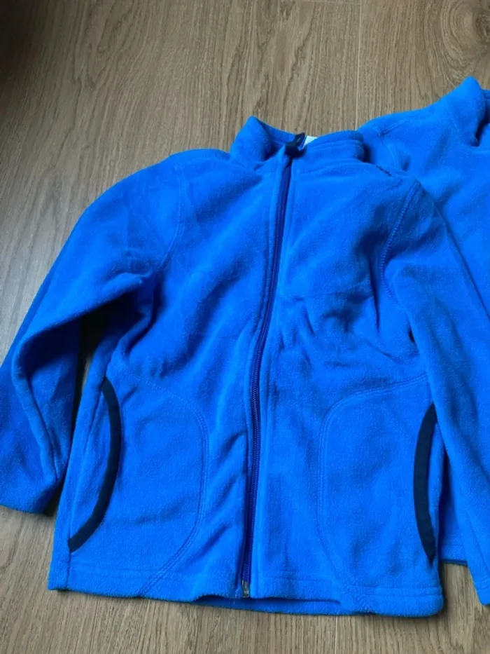 Lot 2 polaires ski taille 5 ans et t-shirt thermique 5 ans - photo numéro 4