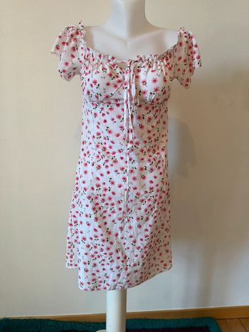 Robe d’été à fleur en très bon état taille M SHEIN