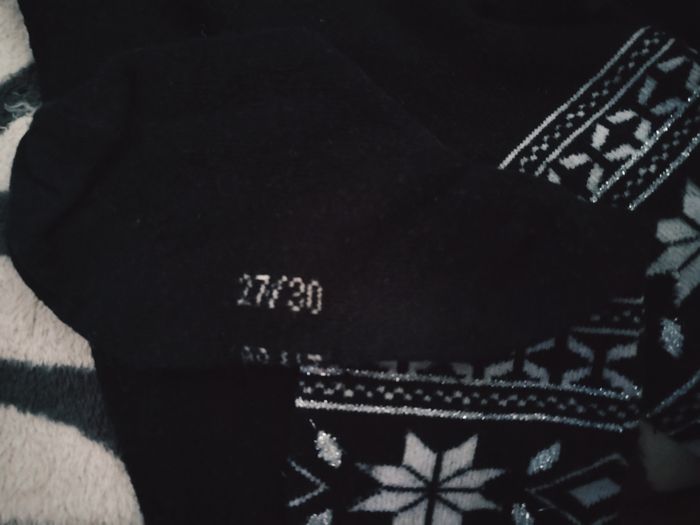 Collant jolies motifs avec fils argenté "Kiabi" 27/30 neuf - photo numéro 2