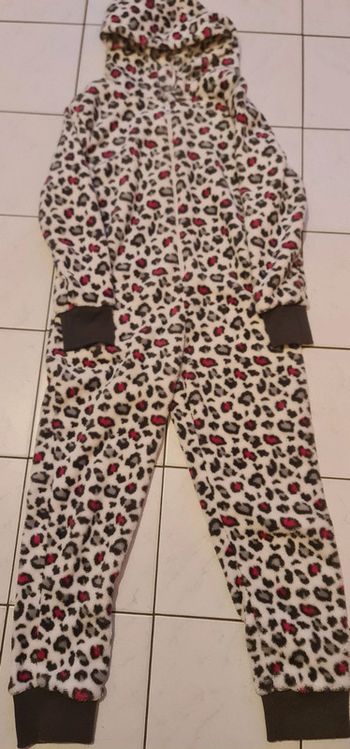 Combinaison pyjama 9/10 ans..