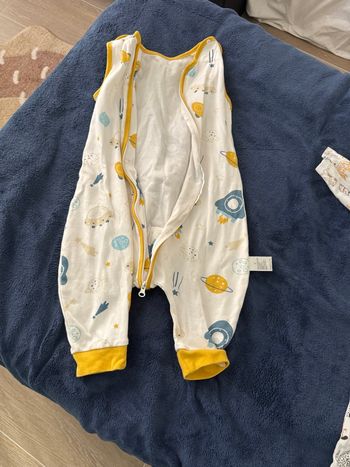 Pyjama taille 18 mois et gigoteuse