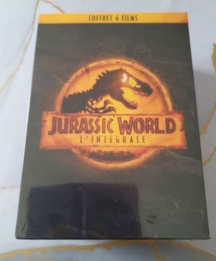 Coffret dvd Jurassic Park + Wordl 6 dvd - photo numéro 1
