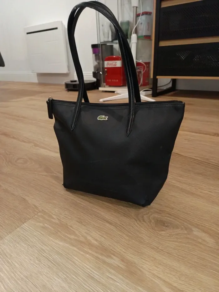 Magnifique sac Lacoste authentique noir l12 l12 petit format - photo numéro 2