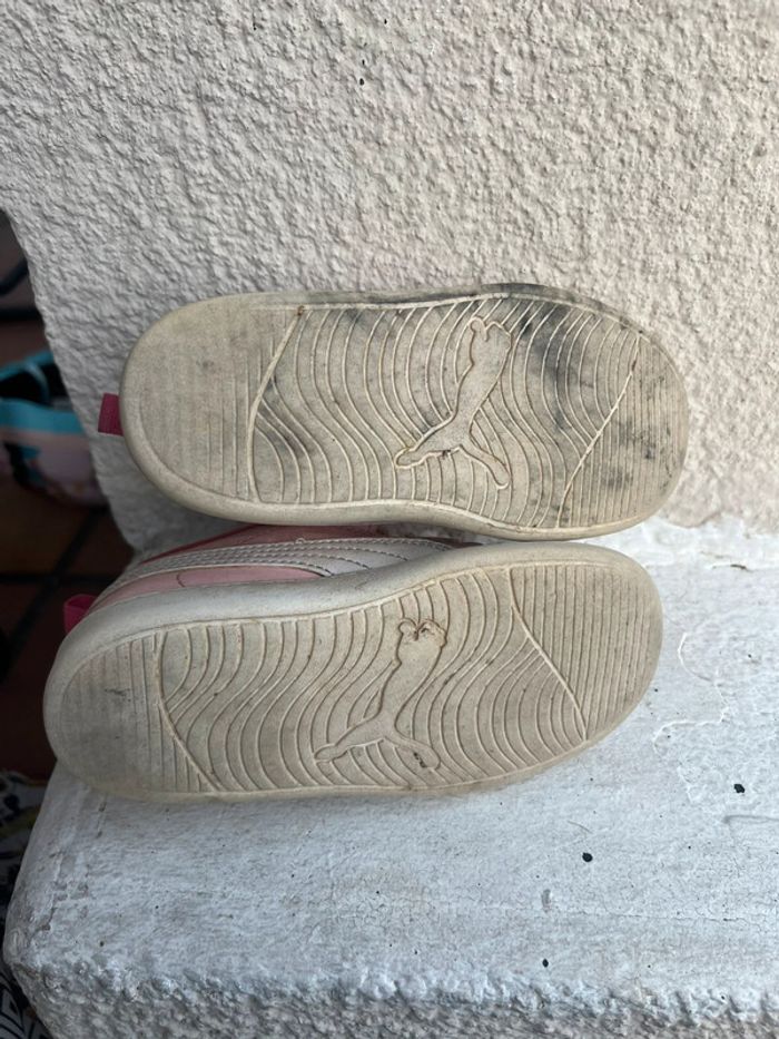 Paire de baskets fille marque Puma pointure 26 bon état - photo numéro 5