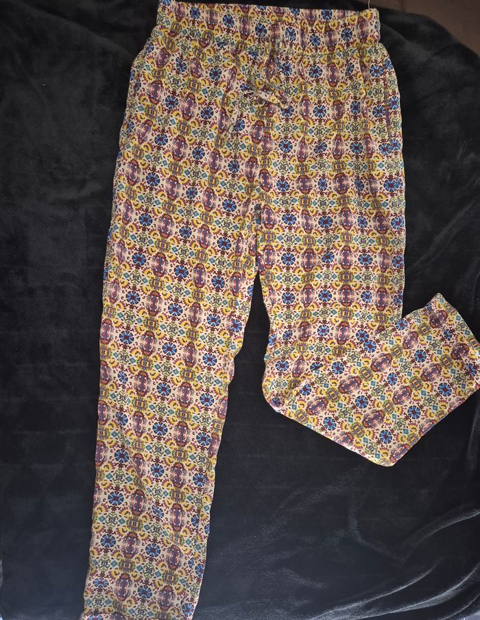 Pantalon fluide à motifs