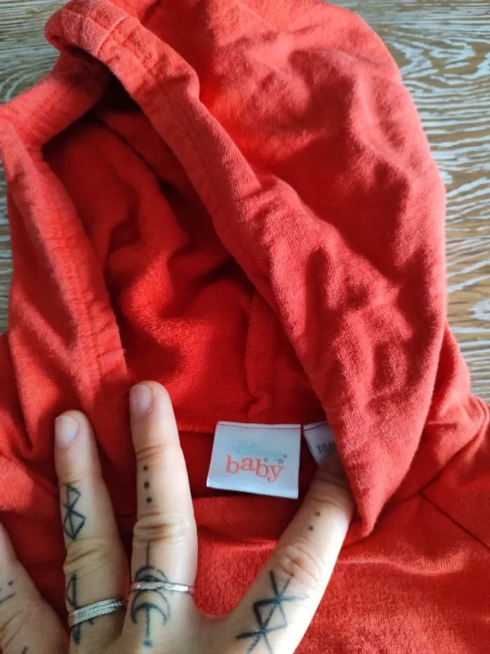 🍁 lot de 2 sweats Mickey taille 18 mois 🍁 - photo numéro 3