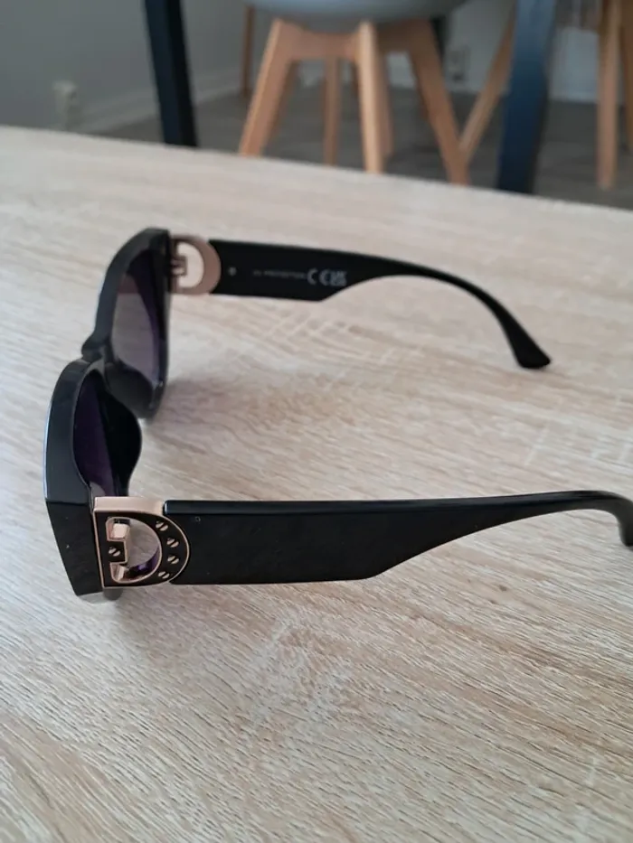 Lunettes de soleil - photo numéro 2