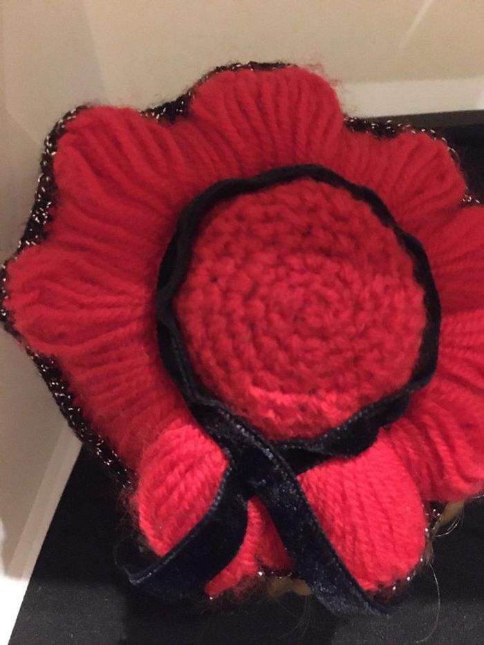 Vintage chapeau rouge en laine pour poupée - photo numéro 5