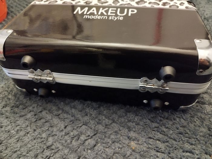 Mallette de maquillage - photo numéro 3