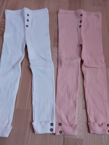 Lot de 2 leggings côtelés neufs 5ans