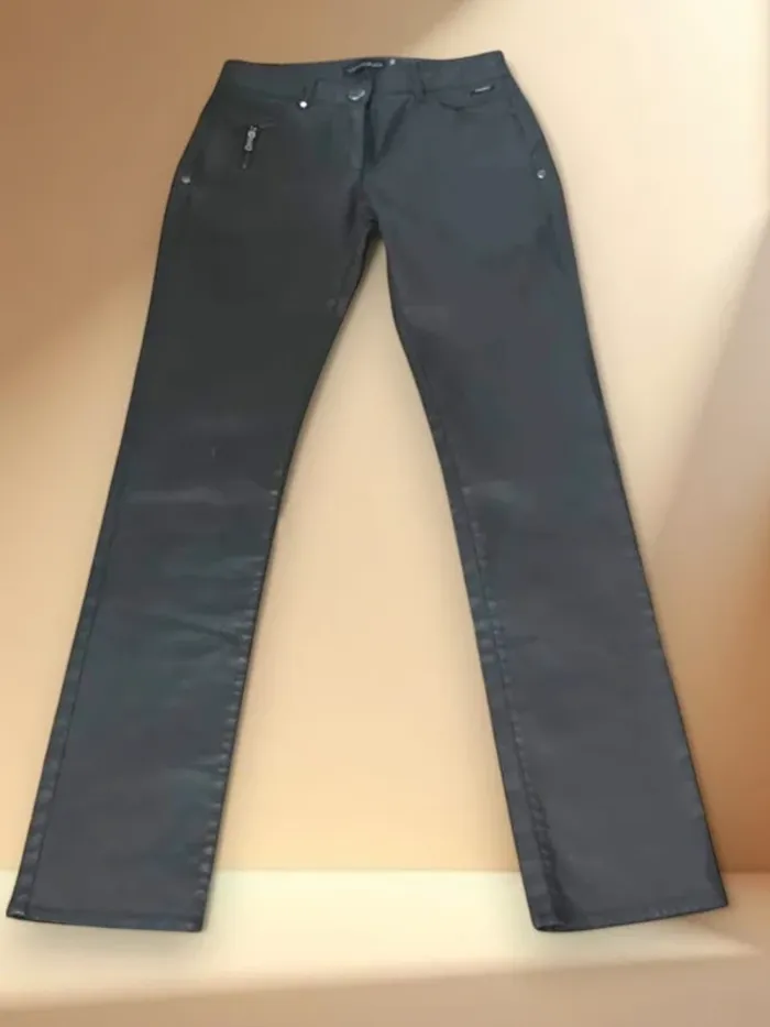 Jean Voodoo premium ,coupe droite ,taille basse , extensible - photo numéro 10