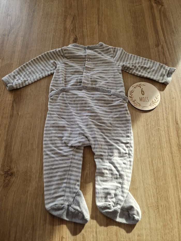 Grenouillère/Pyjama Disney Mickey Rayé Gris et Blanc - Taille 6 Mois - État Impeccable - photo numéro 4