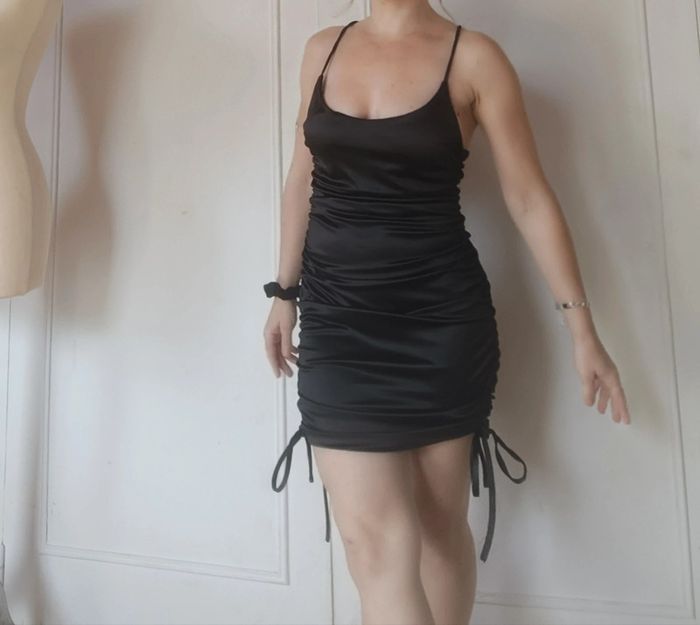 Robe femme noire brillante sexy élégante été soirée  t s 36 38 - photo numéro 6