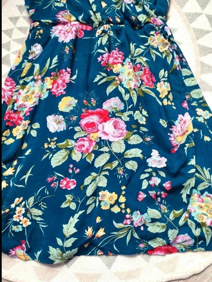Robe Promod  - Bleue fleurie  -  38  -  Excellent état - photo numéro 7
