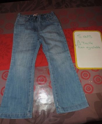 Jeans taille 5 ans attention taille non réglable