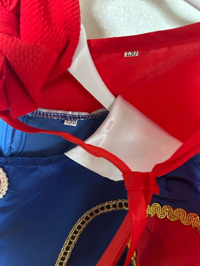 Cape et Robe de princesse Blanche neige 8-9 ans - photo numéro 5