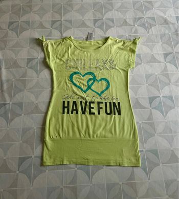 T shirt fille - 12 ans - C&A - en très bon état