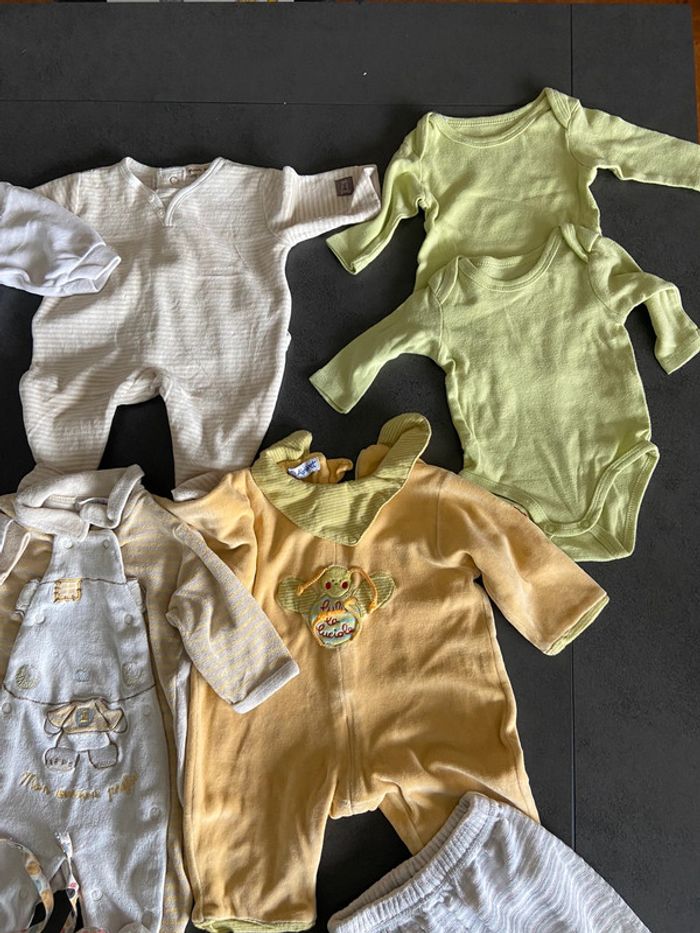 Trousseau de naissance mixte pyjamas 1 mois - photo numéro 4