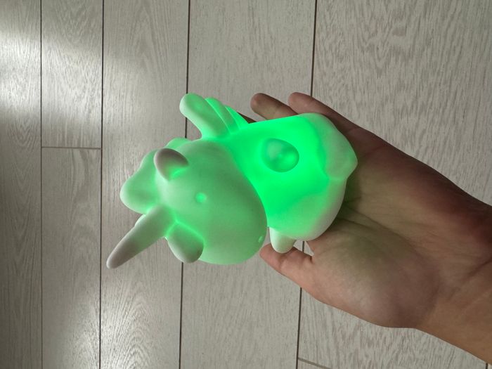 Veilleuse licorne blanche lumineuse qui change de couleurs - photo numéro 3