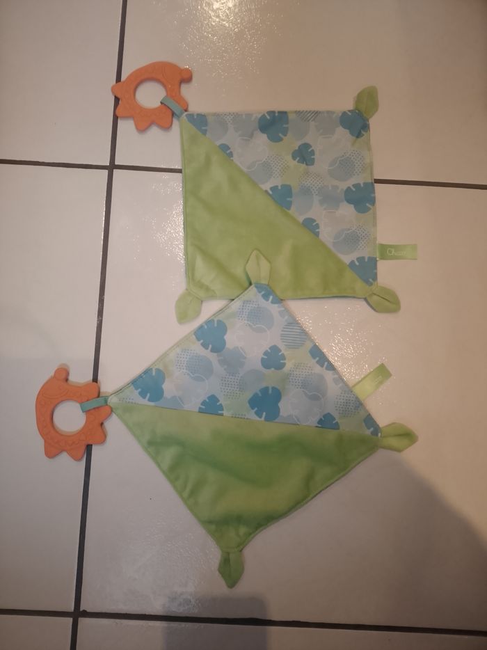 Doudous pour jumeaux